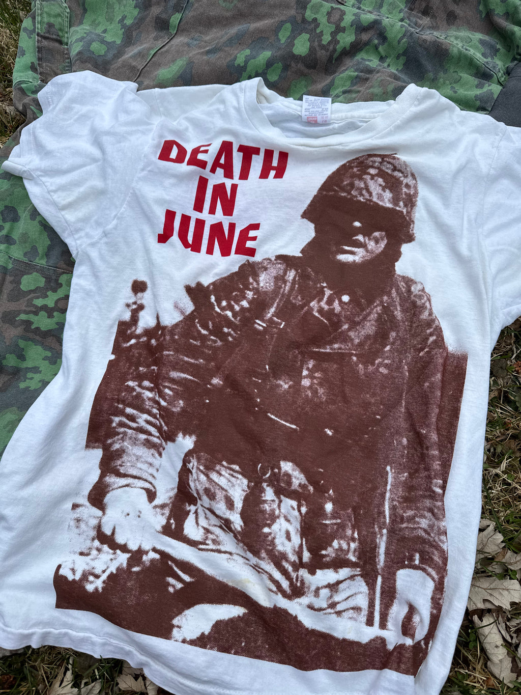 DI6 T-Shirt Print on White Vintage